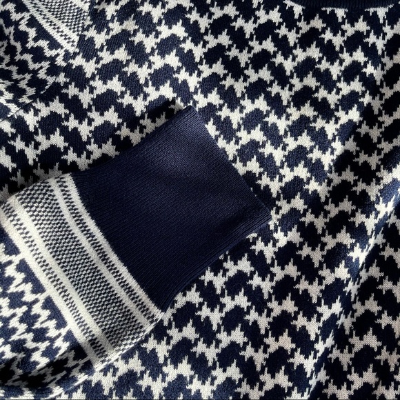 EQUIPMENT Shane Houndstooth Cashmere Sweater - Picture 7 of 7